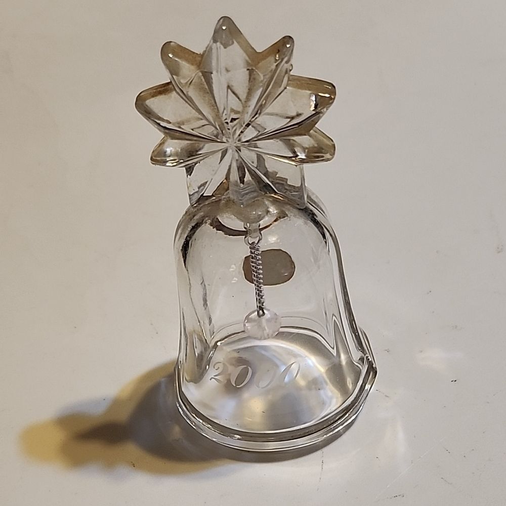 Princess House Crystal Bell with Star Top